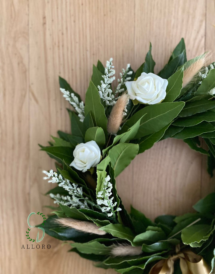 Corona di Alloro per Laurea, mini Pampas avorio, 4 Roselline bianche ed Erica bianca
