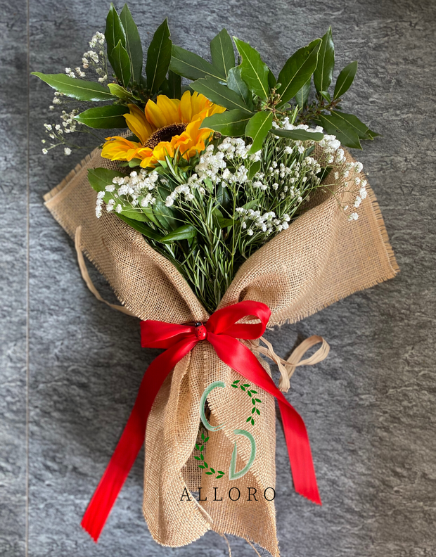 Bouquet per Laurea con Girasole, Alloro, Rosmarino, Velo da Sposa, Juta e nastro di raso